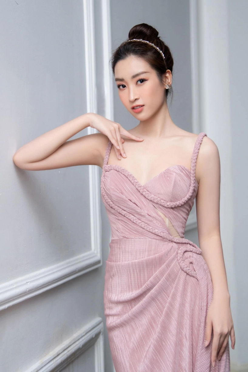 Giám khảo trẻ nhất lịch sử hoa hậu việt nam và cuộc lội ngược dòng nhan sắc lẫn phong cách - 19