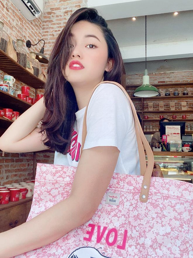 Hà nội có hội hoa hậu á hậu đăng quang xong lấy chồng giàu chăm con khéo lại còn xinh - 12