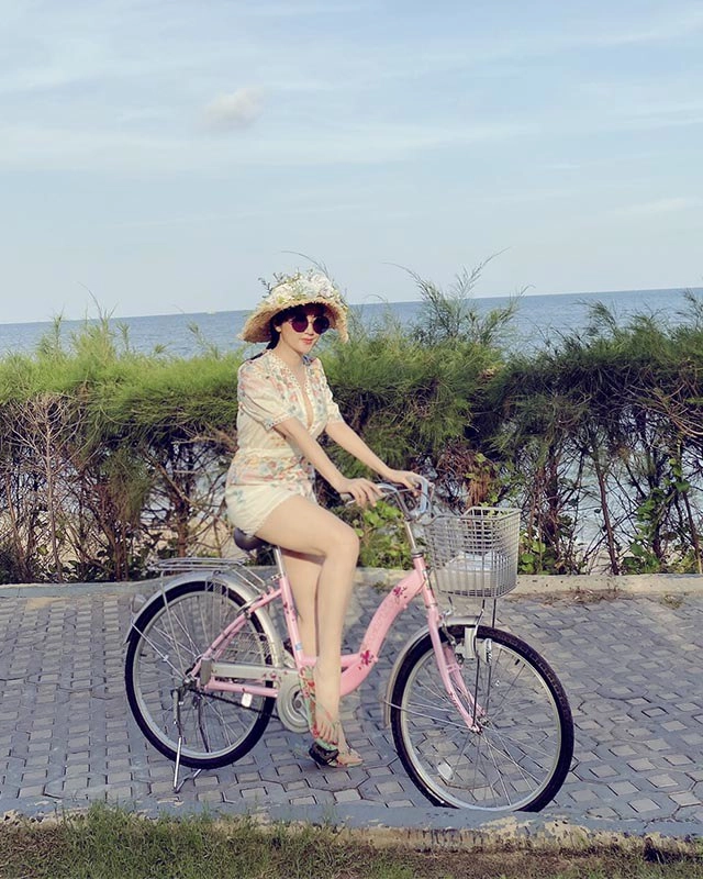 Hoa hậu đền hùng giáng my u50 vẫn diện bikini bốc lửa thân hình nuột như gái đôi mươi - 9