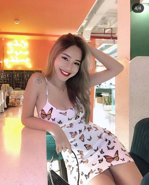 Hồi hộp trước vòng một chực trào khỏi chiếc áo nhỏ xíu của hot girl 2k - 9