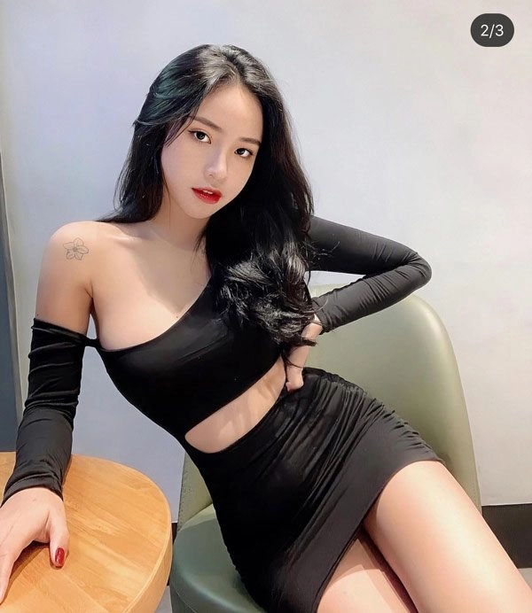 Hồi hộp trước vòng một chực trào khỏi chiếc áo nhỏ xíu của hot girl 2k - 10