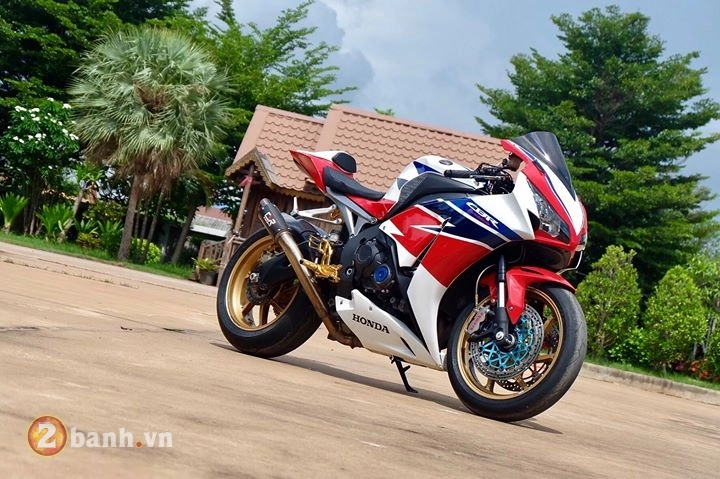 Honda cbr1000rr chú bò tót siêu cấp đầy hung dữ và đẳng cấp - 2