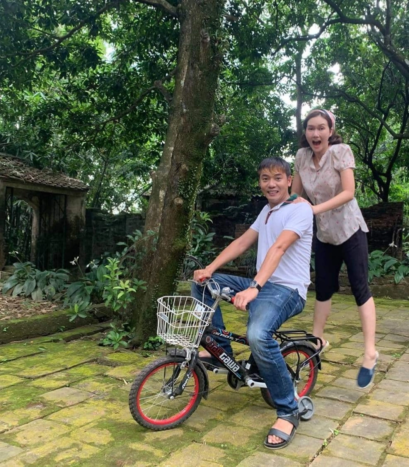 Hương giang khoe ảnh nóng đến mức bị nói khiếm nhã ai ngờ người đẹp đã có con 8 tuổi - 2