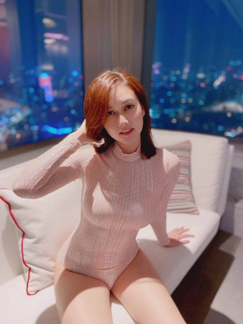 Hương giang khoe ảnh nóng đến mức bị nói khiếm nhã ai ngờ người đẹp đã có con 8 tuổi - 4