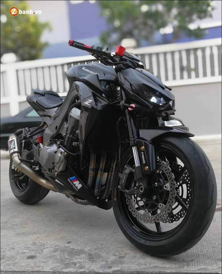Kawasaki z1000 độ mãnh thú đầy mạnh mẽ trong lốt áo đen - 1