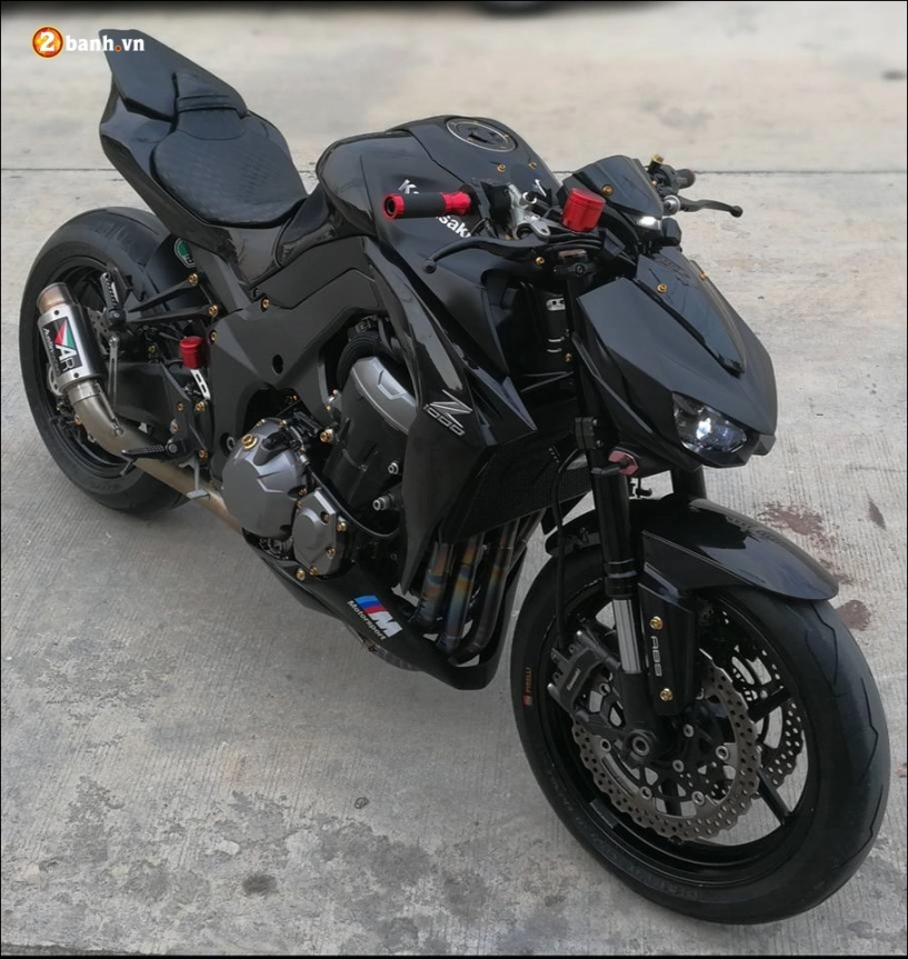 Kawasaki z1000 độ mãnh thú đầy mạnh mẽ trong lốt áo đen - 4