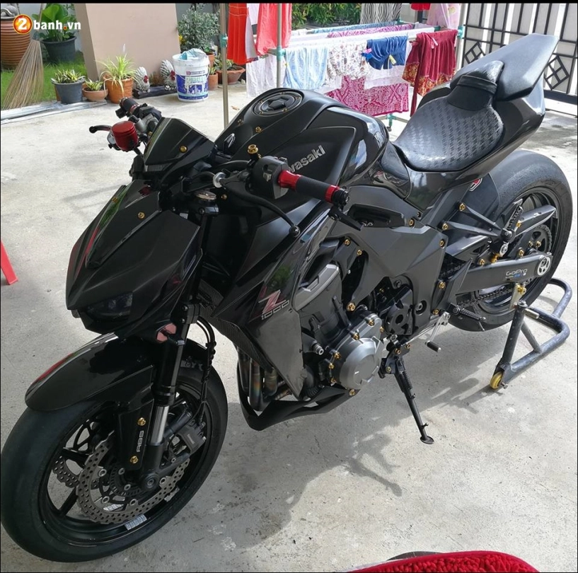 Kawasaki z1000 độ mãnh thú đầy mạnh mẽ trong lốt áo đen - 8