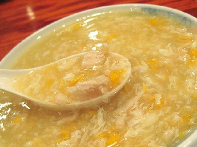 Mách mẹ cách nấu cháo gà bí đỏ cho bé ăn dặm đậm đà bổ dưỡng - 1