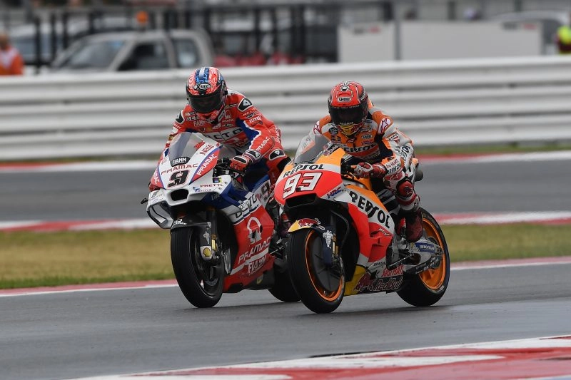 Marc marquez chiến thắng đầy kịch tính trong chặng 13 motogp 2017 - 4