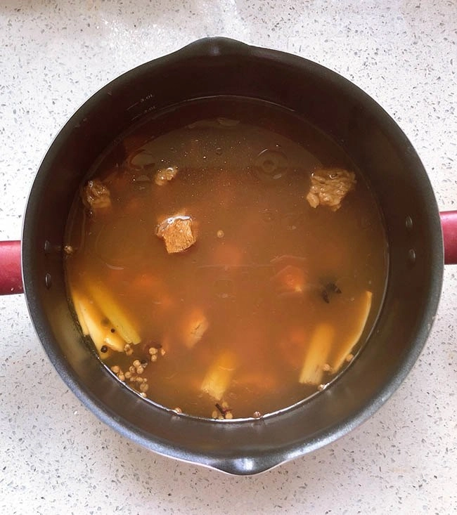 Thịt bò hầm cà chua vừa làm canh vừa có súp thơm lừng cả bếp - 4