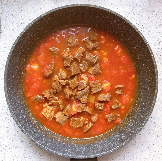 Thịt bò hầm cà chua vừa làm canh vừa có súp thơm lừng cả bếp - 6