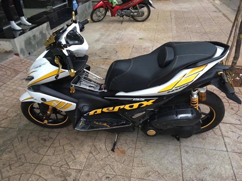 Yamaha nvx 155cc với khối trang bị hoàng kim - 5