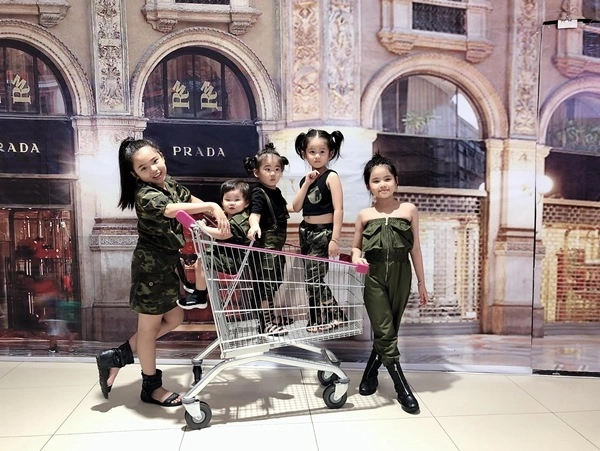 Yêu năm 15 tuổi mẹ trẻ cùng chồng làm một lèo 5 công chúa đi đâu cũng được trầm trồ - 4
