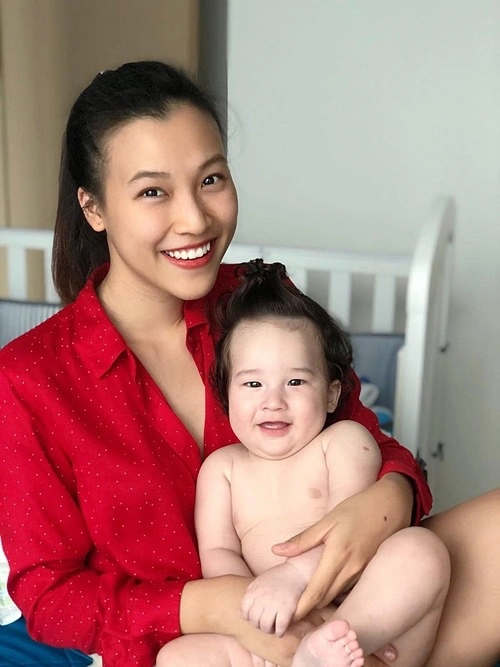 3 đứa trẻ con sao việt có đôi môi giống bố con gái ông cao thắng sao y bản chính - 4