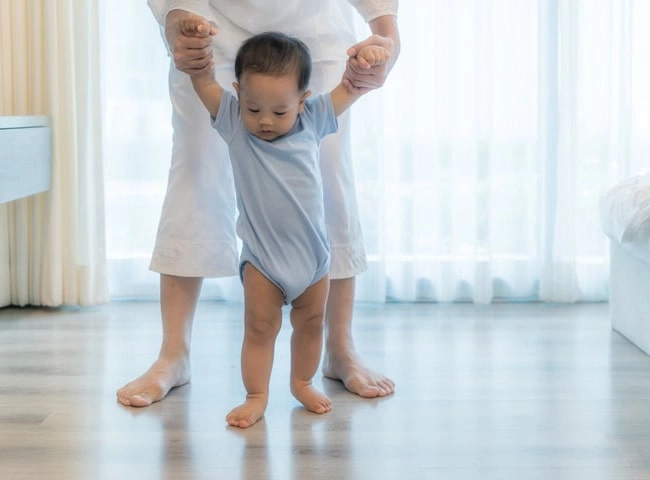 3 yếu tố quyết định trẻ biết đi sớm hay muộn nhiều cha mẹ không biết - 6