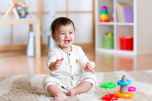 4 sai lầm của mẹ dễ làm tổn thương cột sống trẻ tương lai thấp lùn nhất lớp - 3