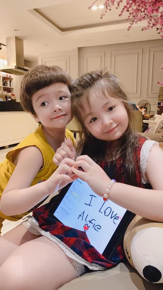 4 tháng đoạt giải đáng yêu nhất nước anh 6 tuổi con gái elly trần khác lạ không nhận ra - 11