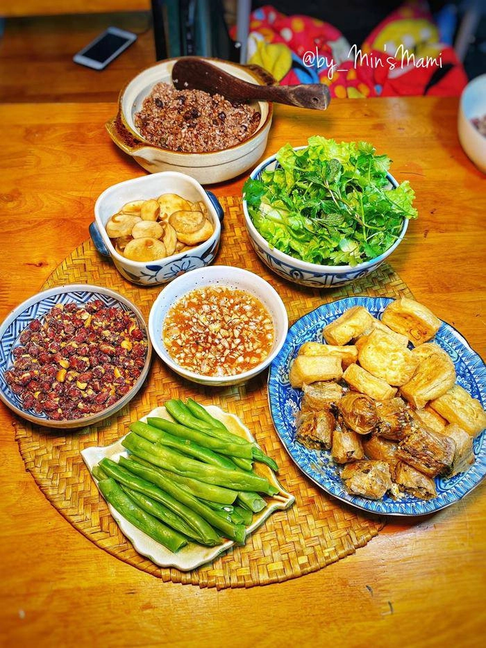 9x khoe mâm cơm mỗi ngày 1 thực đơn không trùng nhau chồng con khen không ngớt lời - 11