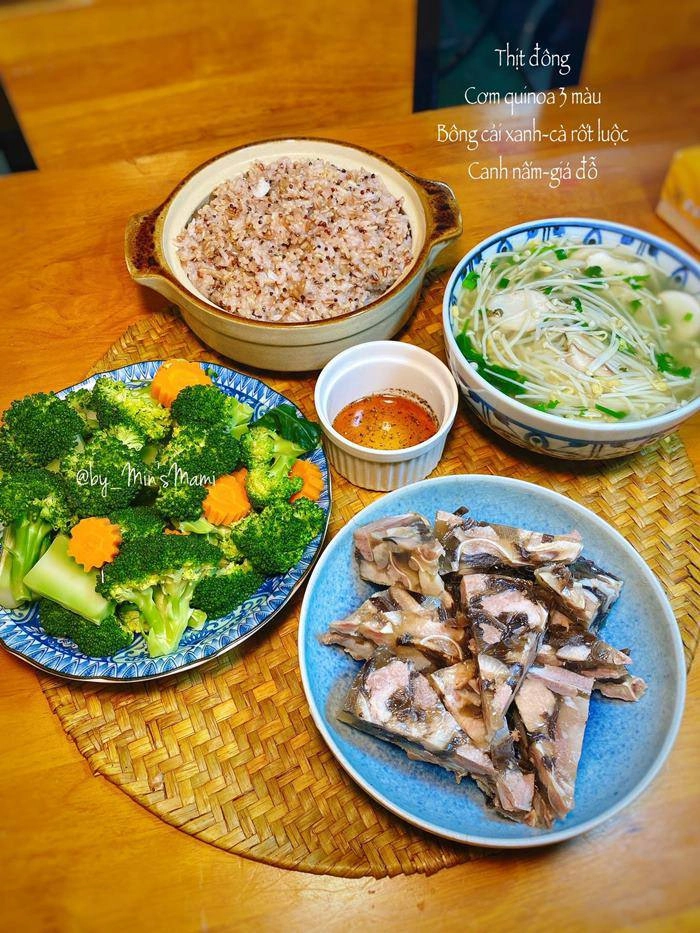 9x khoe mâm cơm mỗi ngày 1 thực đơn không trùng nhau chồng con khen không ngớt lời - 19