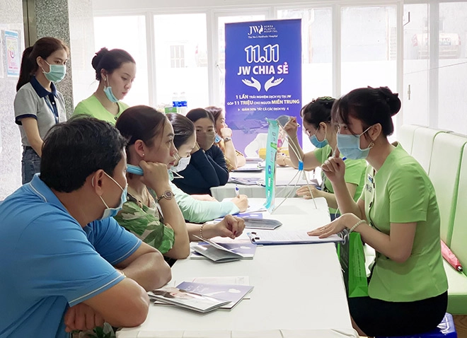 Ấm lòng bệnh viện jw quyên góp 279 triệu đồng doanh thu sự kiện1111 jw chia sẻ cho miền trung - 2