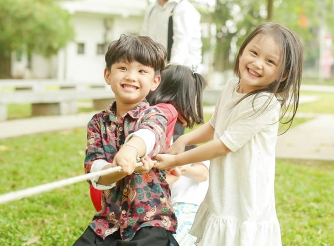 Bé 8 tuổi cao 115 cm vì mẹ bổ sung quá nhiều canxi tương lai không cao thêm - 8