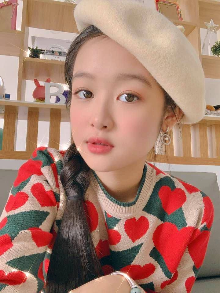 Bé gái hot nhất chung kết hhvn 2020 khoe ảnh giáng sinh gương mặt quá xinh - 4