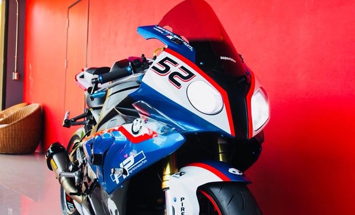 Bmw s1000rr cá mập biến chất cực ngầu qua hình phong hp4 - 1