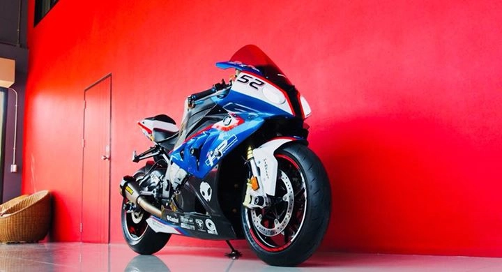 Bmw s1000rr cá mập biến chất cực ngầu qua hình phong hp4 - 2