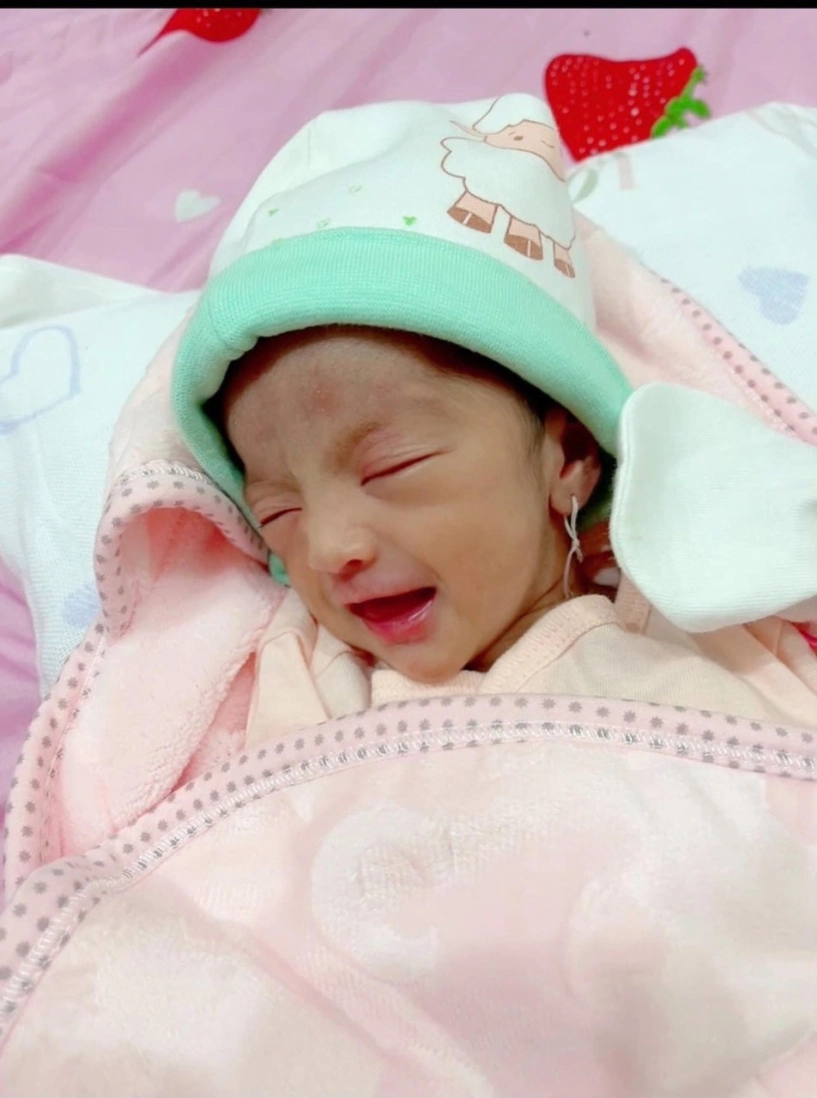 Bố là diễn viên hài xấu lạ con gái mạc văn khoa mới chào đời đã được khen đẹp - 4