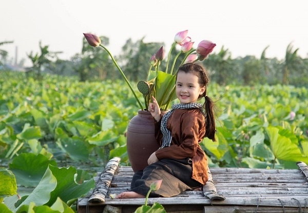 Bố mẹ hưng yên đẻ con như tây đại diện cả tỉnh đi thi sắc đẹp nhãn hàng săn đón - 1