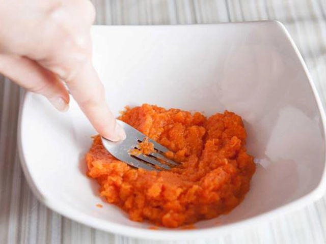 Cách nấu cháo gà cà rốt cho bé vừa nhanh lại đơn giản - 5