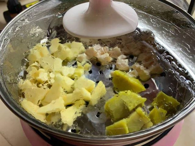Cách nấu cháo thịt gà khoai lang cho bé ăn dặm ngon mà đủ chất - 5