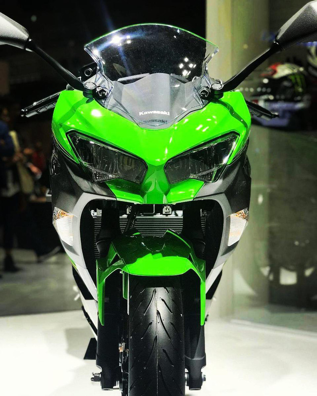 Cận cảnh chi tiết kawasaki ninja 400 2018 tại triển lãm motor tokyo 2017 - 7