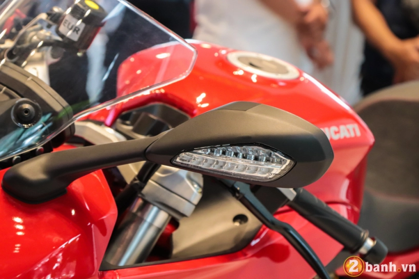 Cận cảnh ducati supersport - mẫu xe mô tô thể thao thành thị vô cùng ấn tượng - 25