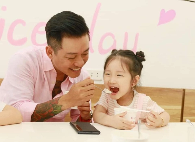 Cảnh bỉm sữa thất nghiệp đi bán sữa chua vợ chuyển lương tháng của tuấn hưng sau nghỉ hát - 2