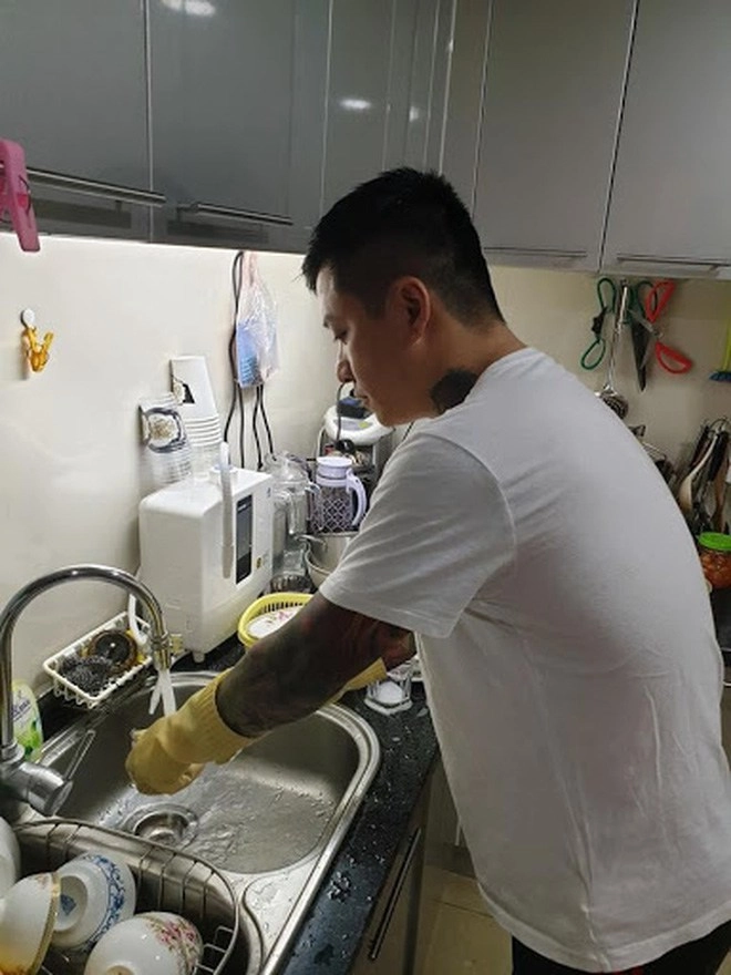 Nữ chủ tịch gợi cảm ngồi cạnh núi tiền mẹ 3 con trả lương tháng cho tuấn hưng - 11