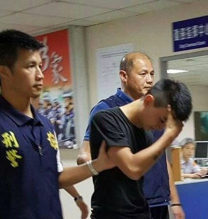 Cậu bé nổi tiếng một thời u12 lộ ảnh phòng the với bạn gái hơn tuổi và lỗi bố mẹ - 1