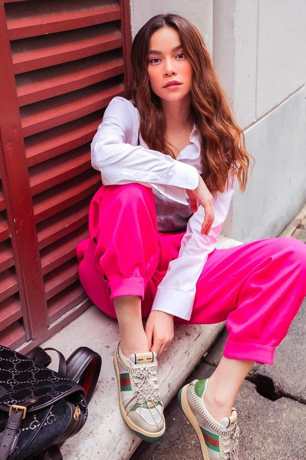 Chẳng mê sắm túi hiệu hay cao gót thục nữ sao việt chuyển hướng style với món đồ rất chiến - 10