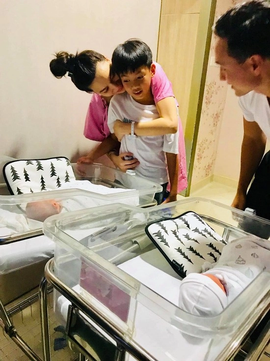 Chi tiết đặc biệt khi con dương khắc linh sang thăm con hà hồ giờ mới được tiết lộ - 7