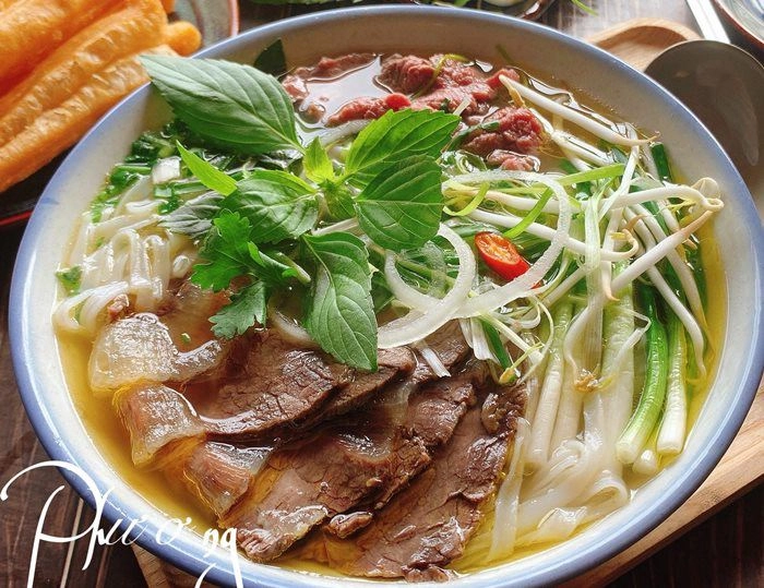 Chiều con mẹ đảm nấu cả 5 lít nước dùng phở tuyệt ngon cho con ăn sáng cả tuần - 6