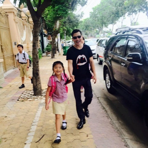 Chông cu trương ngoc anh khoe con nhìn giống bô nhi không dân tình khen cô bé qua xinh - 9