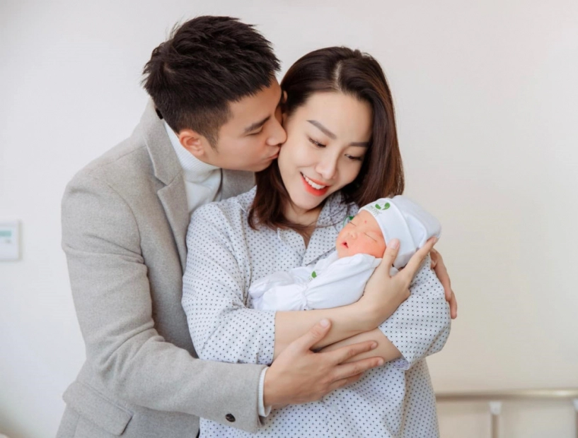 Chốt sổ năm 2020 5 gia đình sao việt vẫn kịp ôm chuột vàng đón giao thừa - 4