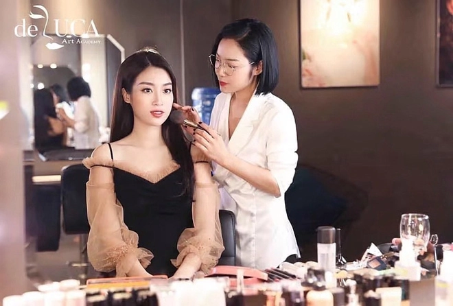 Chuyên gia trang điểm tâm tâm makeup không nhấn chìm gương mặt trong một bể son phấn - 4