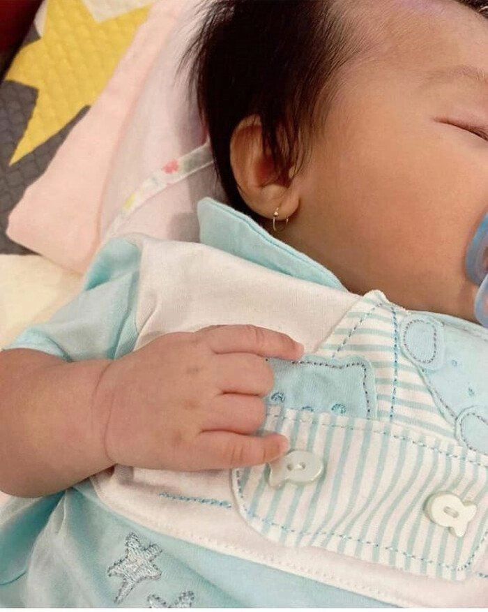 Con gái cường đô la có mái tóc tự nhiên hệt các em bé từng làm thế giới mê mẩn - 4