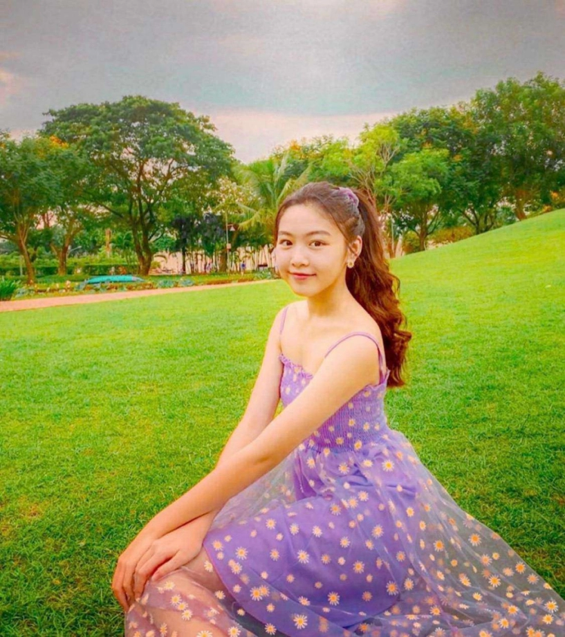 Con gai quyên linh đươc khen xinh trên mxh anh măt môc ngoai đơi như hoa hậu - 3