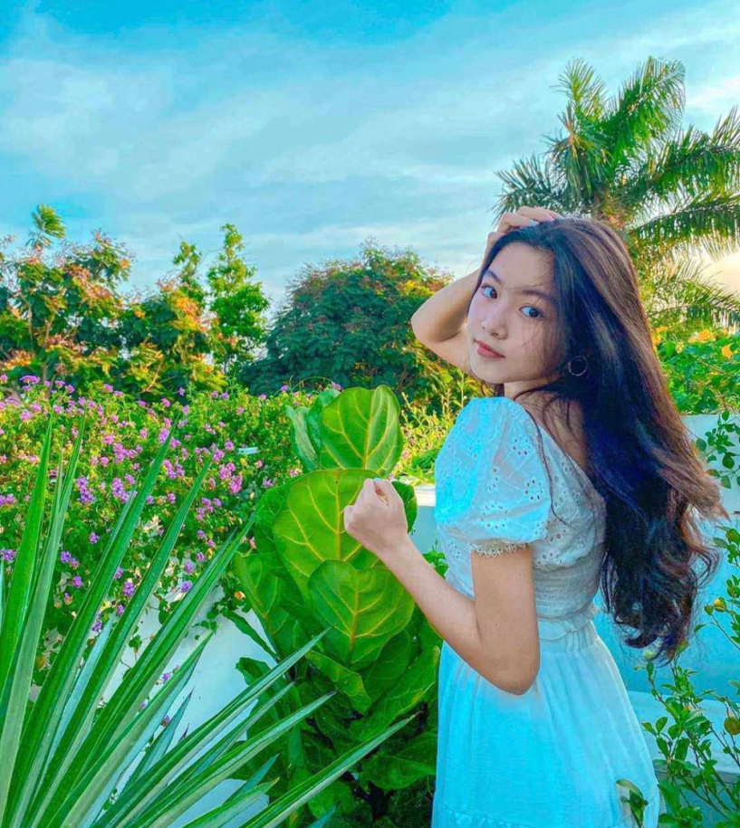 Con gai quyên linh đươc khen xinh trên mxh anh măt môc ngoai đơi như hoa hậu - 7