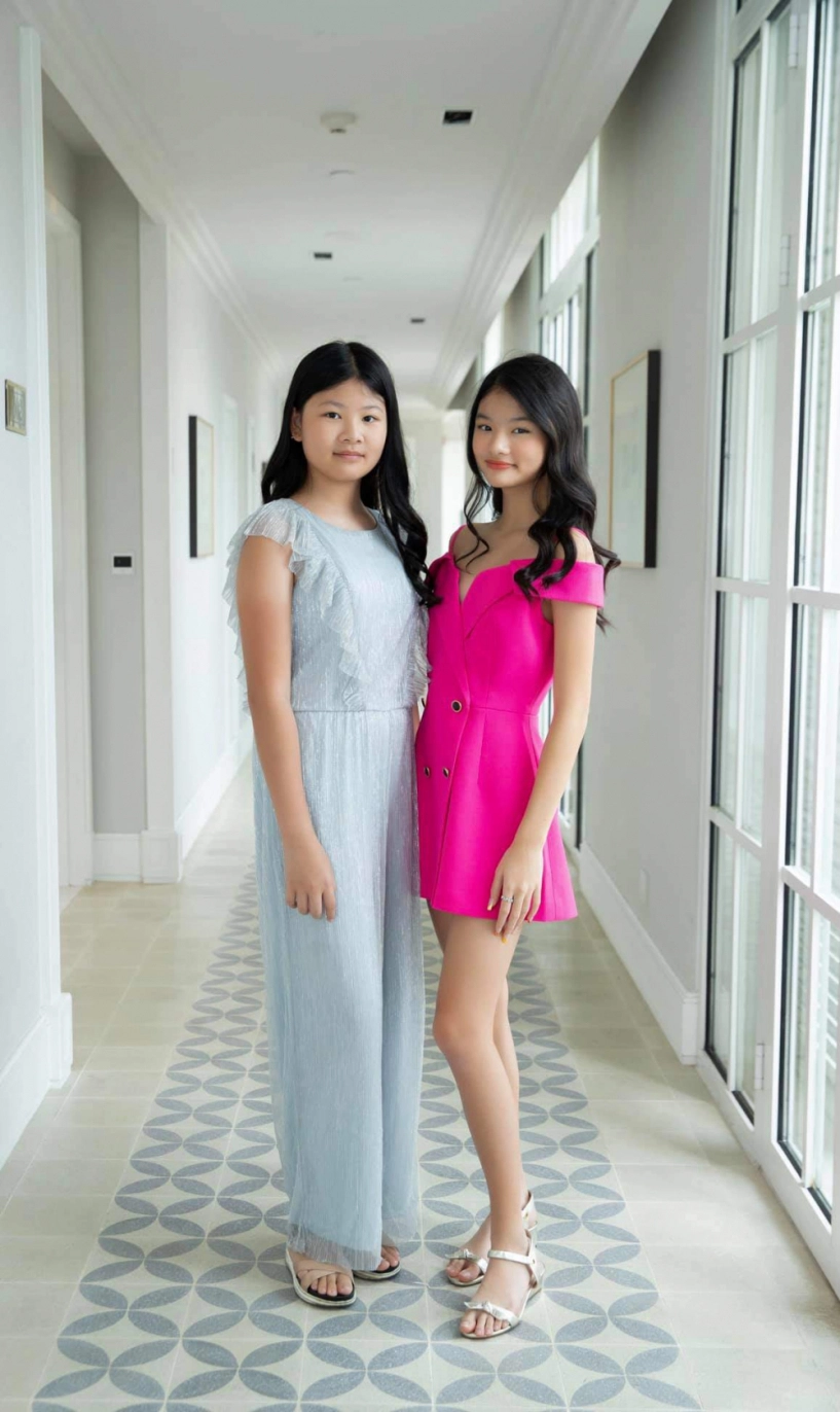 Con gái trương ngọc ánh đứng cạnh một bé gái giống như chị em ruột danh tính cũng không vừa - 3