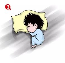 Con trai 4 tuổi ngủ riêng liên tục sụt cân lén nhìn camera mẹ bật khóc - 2