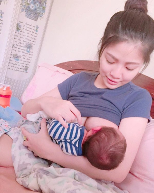 Cứ cho con bú là bố chồng đến đứng bên cạnh nàng dâu 9x bất lực vì chồng không tin - 2