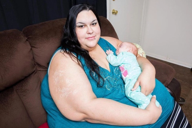 Cuộc sống thân hình hiện tại của cô gái 317kg sau khi làm mẹ bố đứa trẻ gây sốc hơn - 8